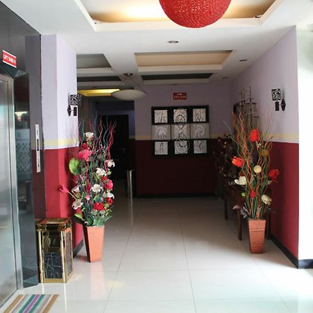 Hollywood Hotel Jakarta Exterior foto