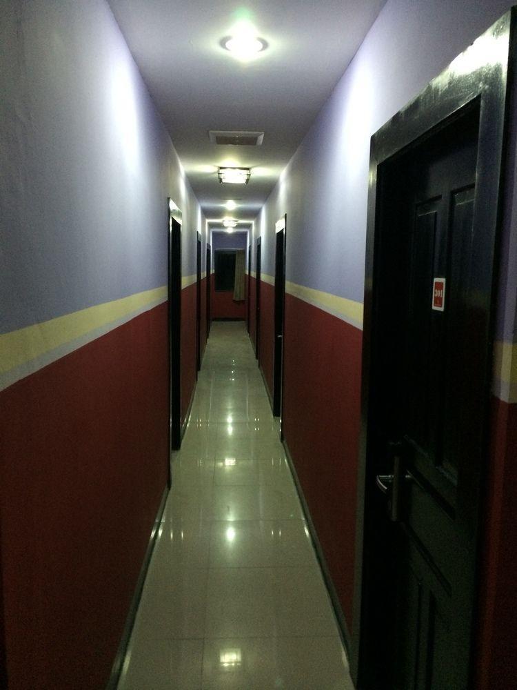 Hollywood Hotel Jakarta Exterior foto