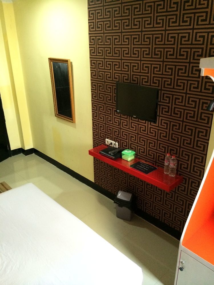 Hollywood Hotel Jakarta Exterior foto