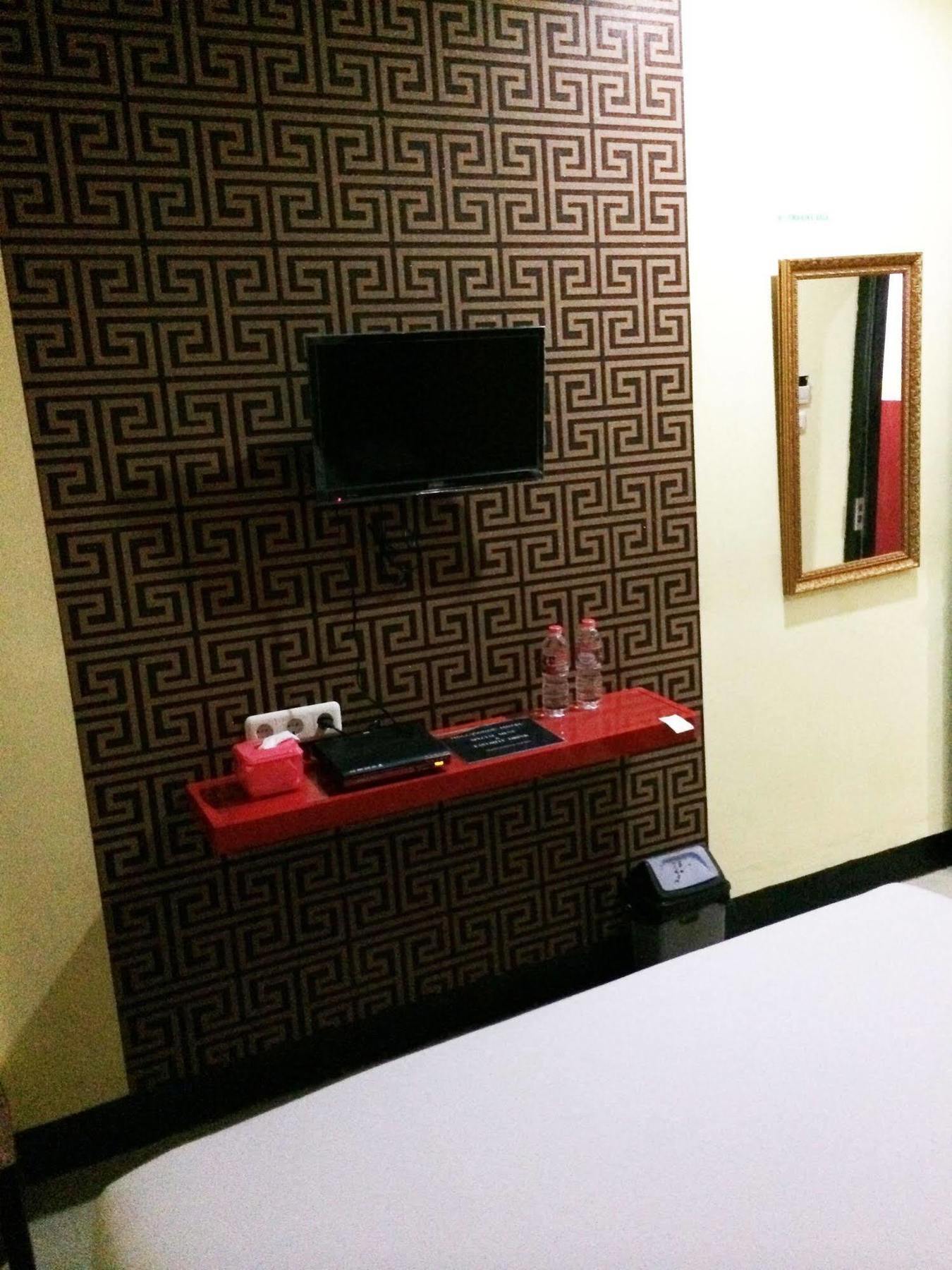 Hollywood Hotel Jakarta Exterior foto