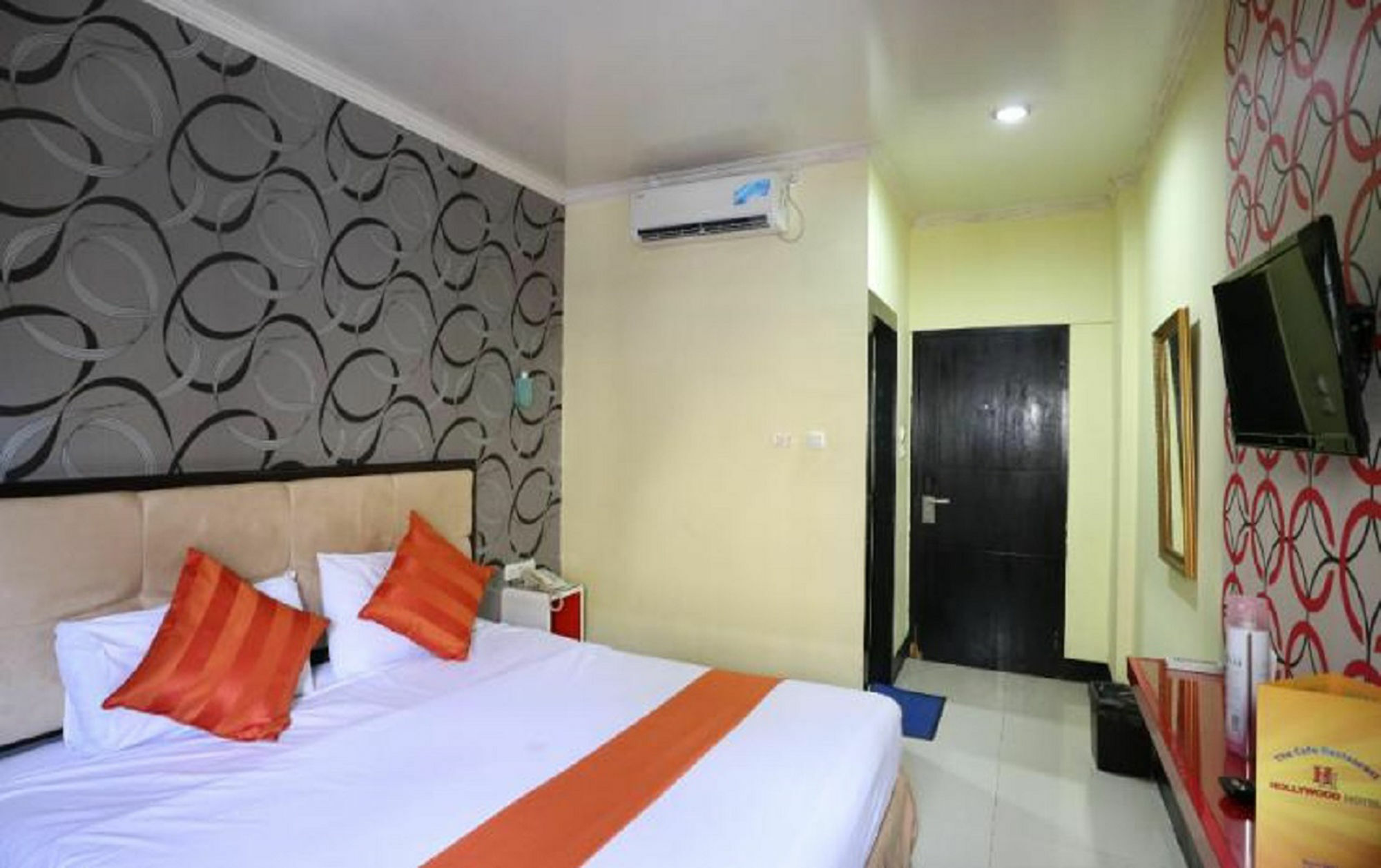 Hollywood Hotel Jakarta Exterior foto
