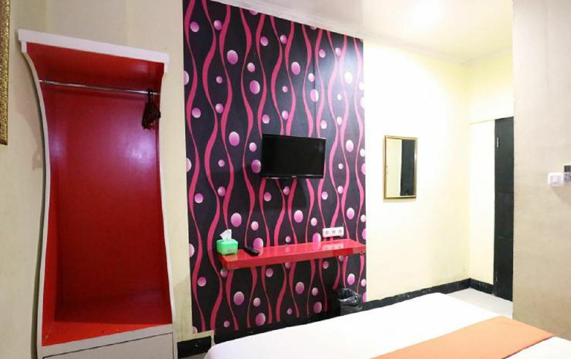 Hollywood Hotel Jakarta Exterior foto